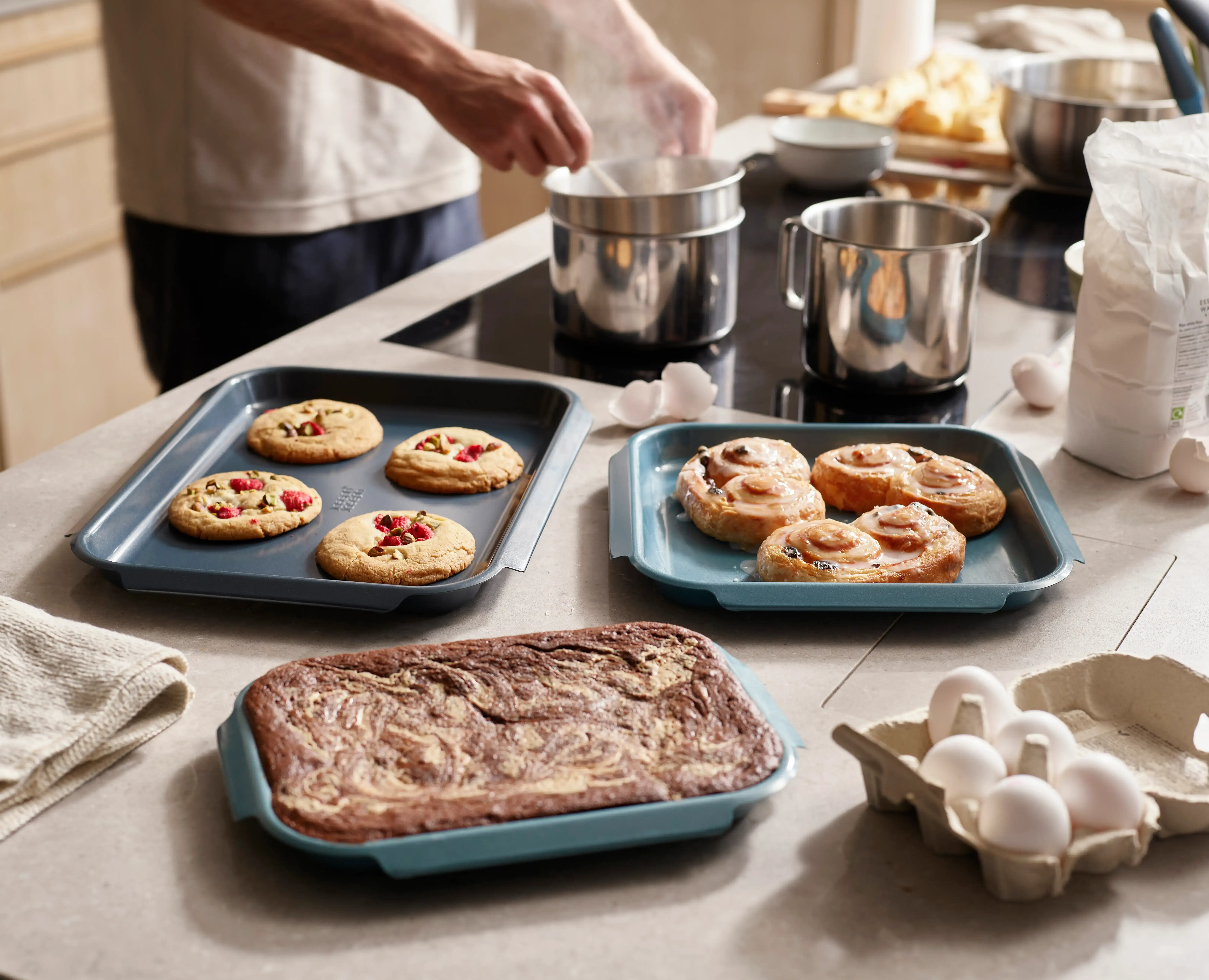 Joseph Joseph Nest Bake 3pc Baking Tray Set | YOHO